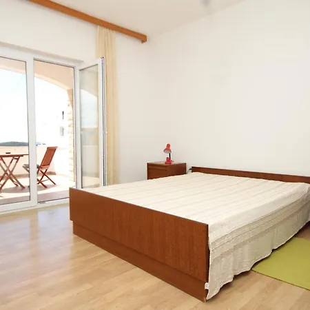 With A Parking Space Hvar - 5719