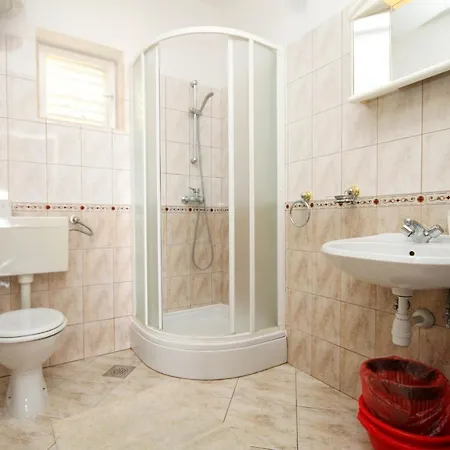 Apartman With A Parking Space Hvar - 5719