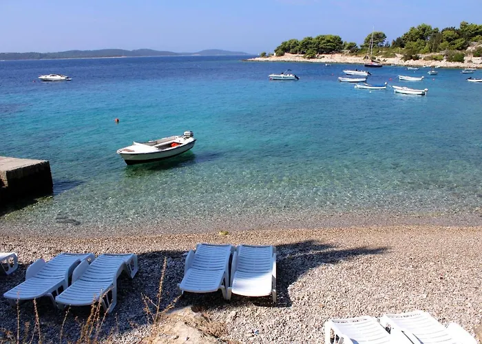 With A Parking Space Hvar - 5719 * 赫瓦尔