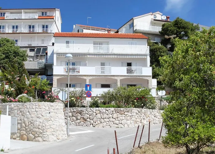 With A Parking Space Hvar - 5719 * 赫瓦尔