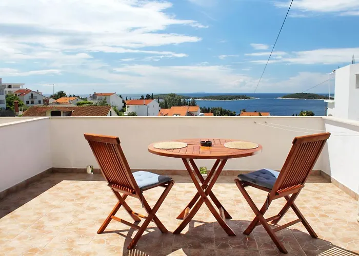 Апартаменты With A Parking Space Hvar - 5719