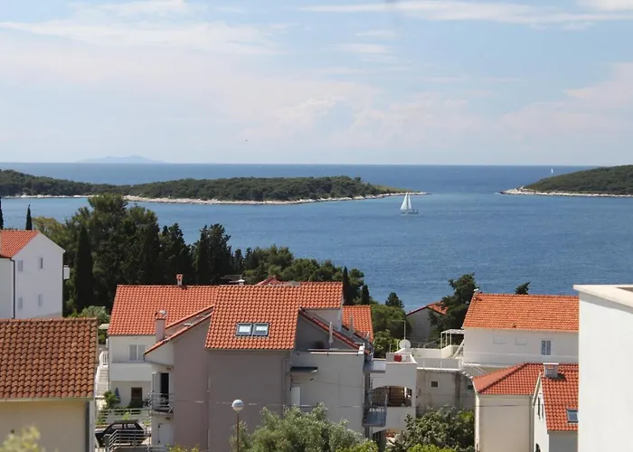 With A Parking Space Hvar - 5719 Хвар