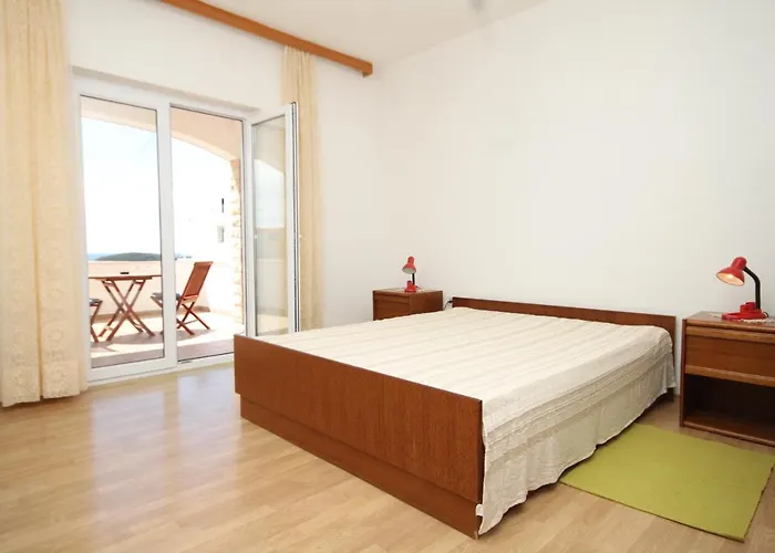 With A Parking Space Hvar - 5719