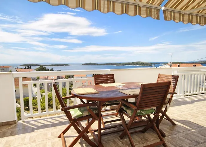 With A Parking Space Hvar - 5719 Апартаменты Хвар